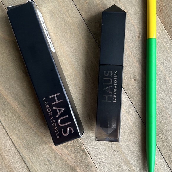 GLAM ATTACK LIQUID SHIMMER POWDER - Picture 3 of 4